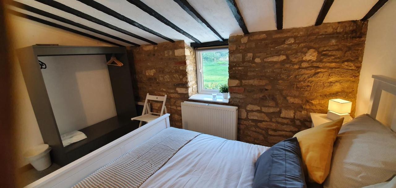 Quirky Cottage - Dogs Welcome Corsham Exterior photo